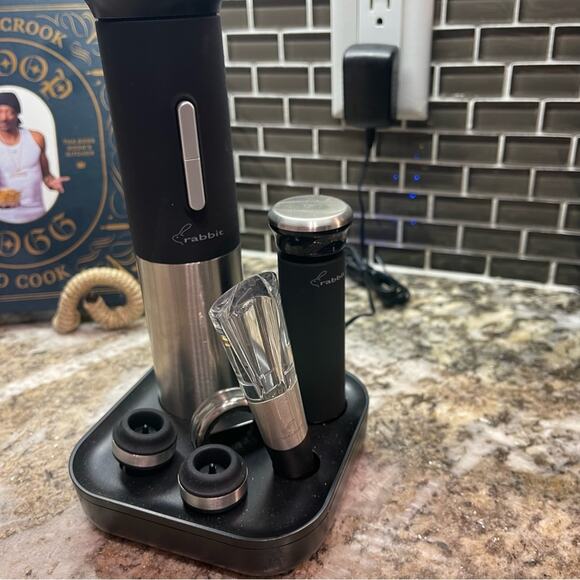 Rabbit 8-piece Electric Wine Set Corkscrew | Wine Opener - Picture 5 of 9